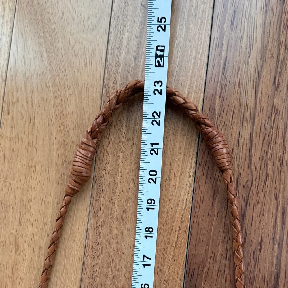 Boho Fringe Shoulder Bag - Tan

Perfect condition!! Like new!!! - Picture 11 of 11